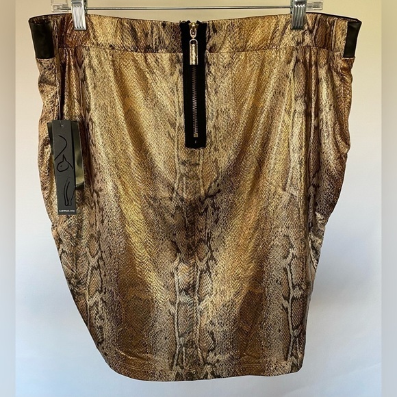 NWT Baby Phat - Sexy faux snakeskin skirt with elastic band waist. Plus size 1X - Picture 4 of 8